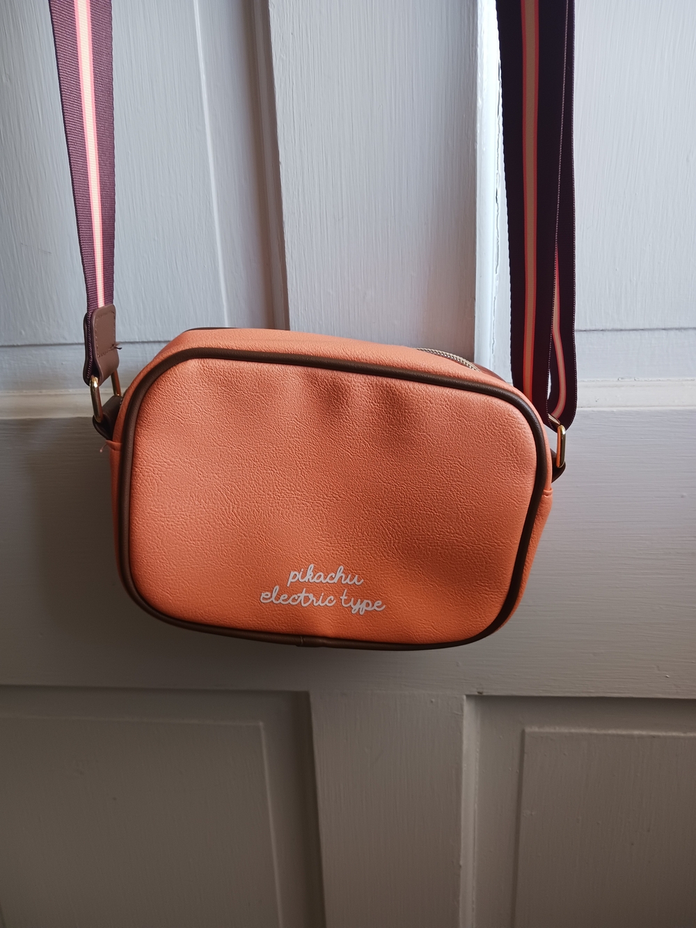 Pokemon Pikachu Orange Crossbody Bag - Picture 3 of 3